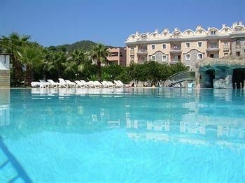 CLUB SECRET GARDEN APARTMENTS0