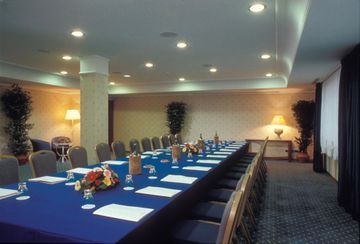 Airport Palace Hotel1