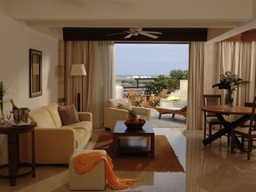 Coral Beach Hotel4