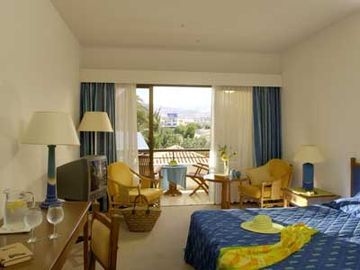 Coral Beach Hotel3