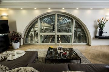 Town House 82