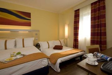 Holiday Inn Express1
