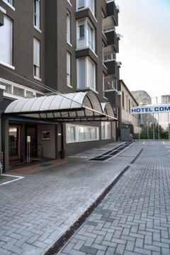 โรงแรมโคโม (Hotel Como)0