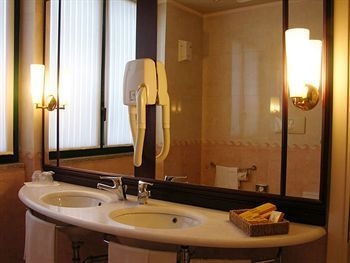 Dream Hotel2