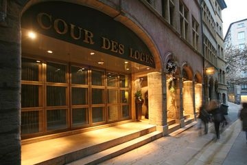 Cour Des Loges0