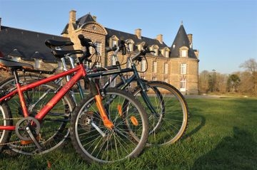 Chateau De Canisy1