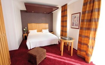 PARK&SUITES ELEGANCE GRENOBLE1