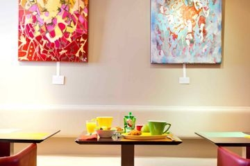 IBIS STYLES CENTRE PLACE GRASL4