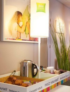 IBIS STYLES CENTRE PLACE GRASL1