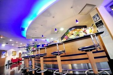 EXPRESS BY HOLIDAY INN3