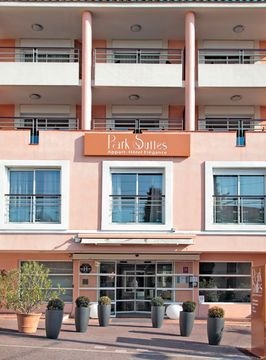 Park & Suites Elegance0