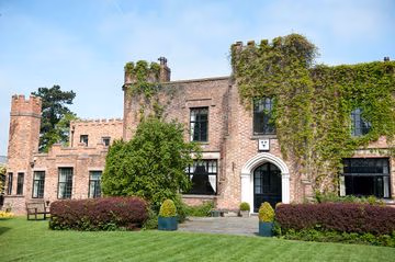 Crabwall Manor & Spa0