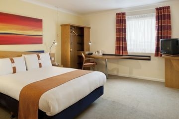 HOLIDAY INN EXPRESS3