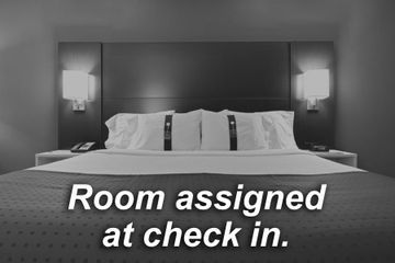 HOLIDAY INN EXPRESS2