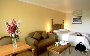 เบสต์ เวสเทิร์น พลัส เดอะ ทูดอร์ บ็อกซ์ฮิลล์ (Best Western Plus The Tudor)1