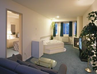 TRAVELODGE MERRITT4