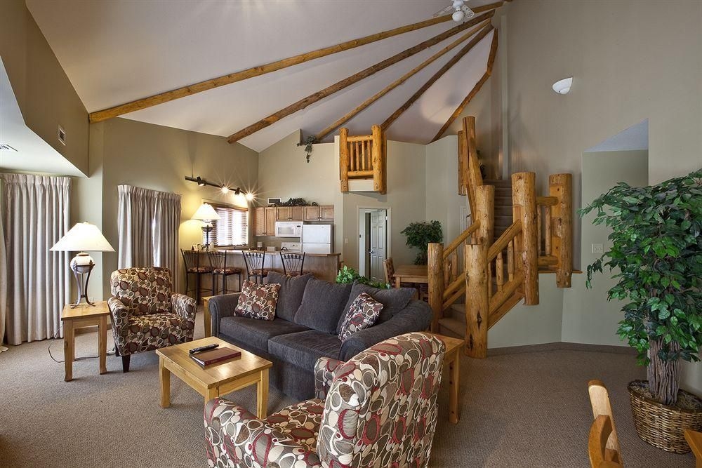 POLARIS LODGE BY RCR3