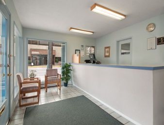 TRAVELODGE VERNON4