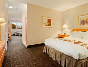 RAMADA VANCOUVER EAST4
