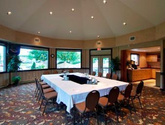 RAMADA PENTICTON HOTEL AND SUI2