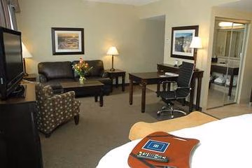 HAMPTON INN - SUITES BY HILTON4