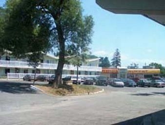 HOWARD JOHNSON EXPRESS INN BARRIE ONTARIO2