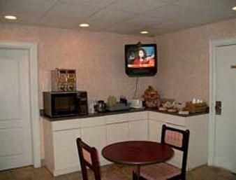 HOWARD JOHNSON EXPRESS INN BARRIE ONTARIO1