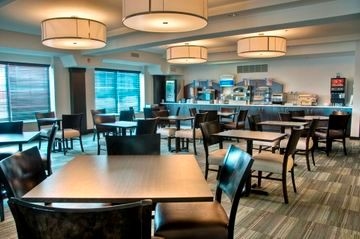 DAYS INN4