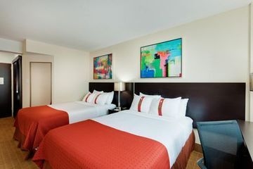 HOLIDAY INN DOWNTOWN CENTRE1