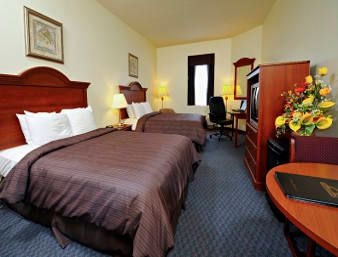 DAYS INN EAST BEACHES1