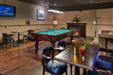 โรงแรมเดอะ สแตรทโคนา (The Strathcona Hotel)4