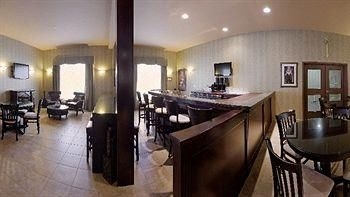 COMFORT INN & SUITES3