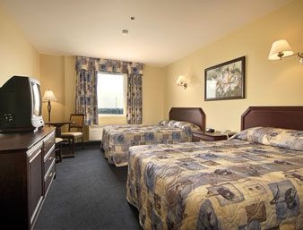 SUPER 8 MONTREAL QC3