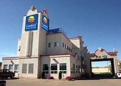 คอมฟอร์ต อินน์ แอนด์ สวีทส์ (COMFORT INN & SUITES)1