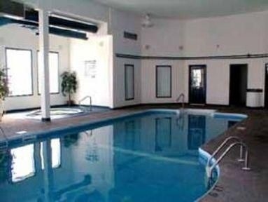 คอมฟอร์ต อินน์ แอนด์ สวีทส์ (COMFORT INN & SUITES)4