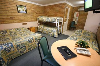 DRAGON & PHOENIX MOTEL3