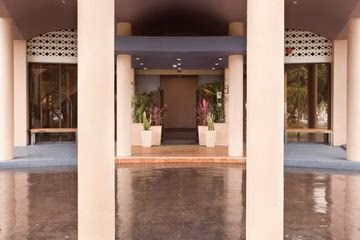 DoubleTree by Hilton0