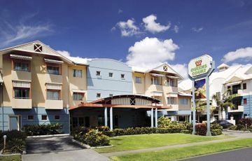 Queens Court0