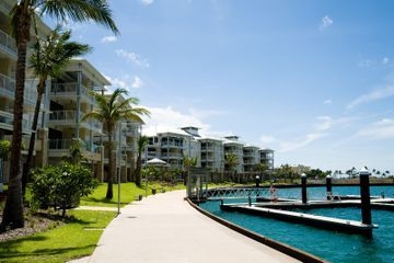 Boathouse Apartments by Outrig4