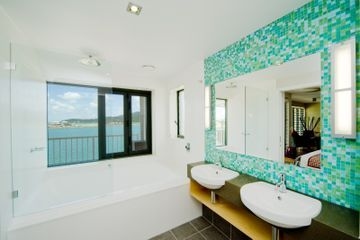 Boathouse Apartments by Outrig2