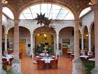HOWARD JOHNSON CALLE REAL MORELIA3
