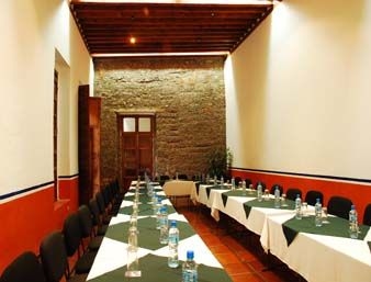 HOWARD JOHNSON CALLE REAL MORELIA1