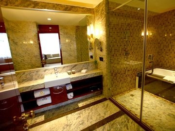 Northeast Hotel1