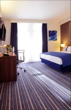 HOLIDAY INN EXPRESS LIVERPOOL1