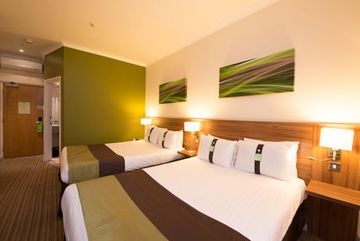 HOLIDAY INN3
