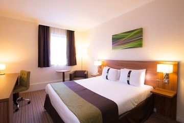 HOLIDAY INN1