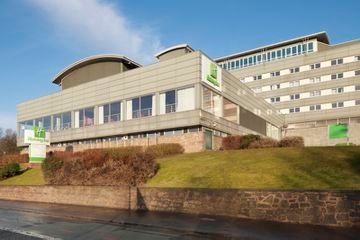 Holiday Inn0