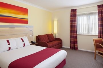 HOLIDAY INN EXPRESS4