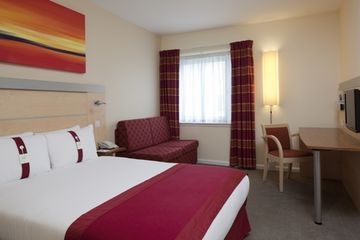 HOLIDAY INN EXPRESS1