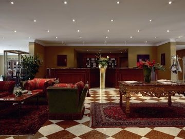 Hotel De La Ville3